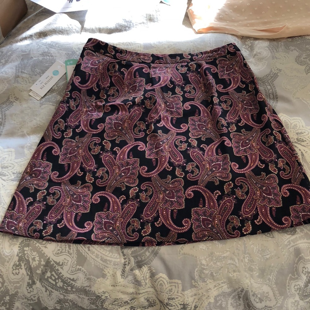 Patterned skirt NWT